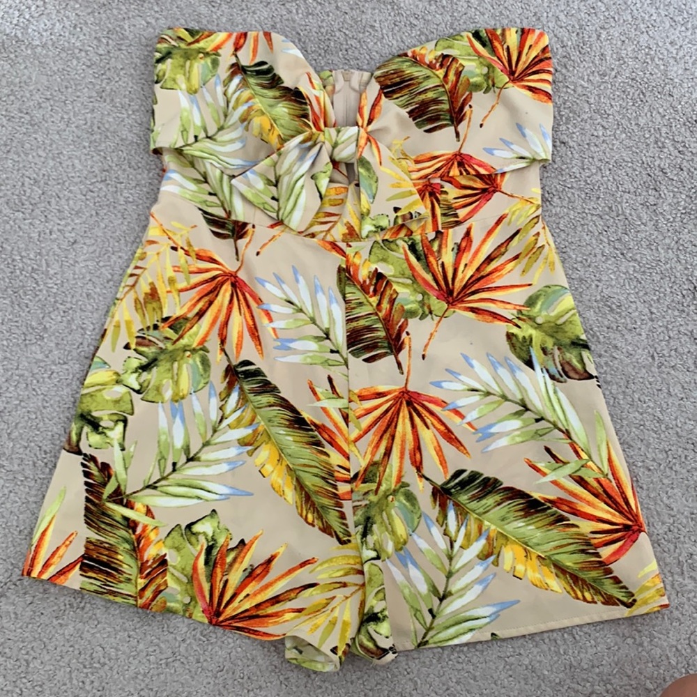 NWT Privy Tropical Print Romper